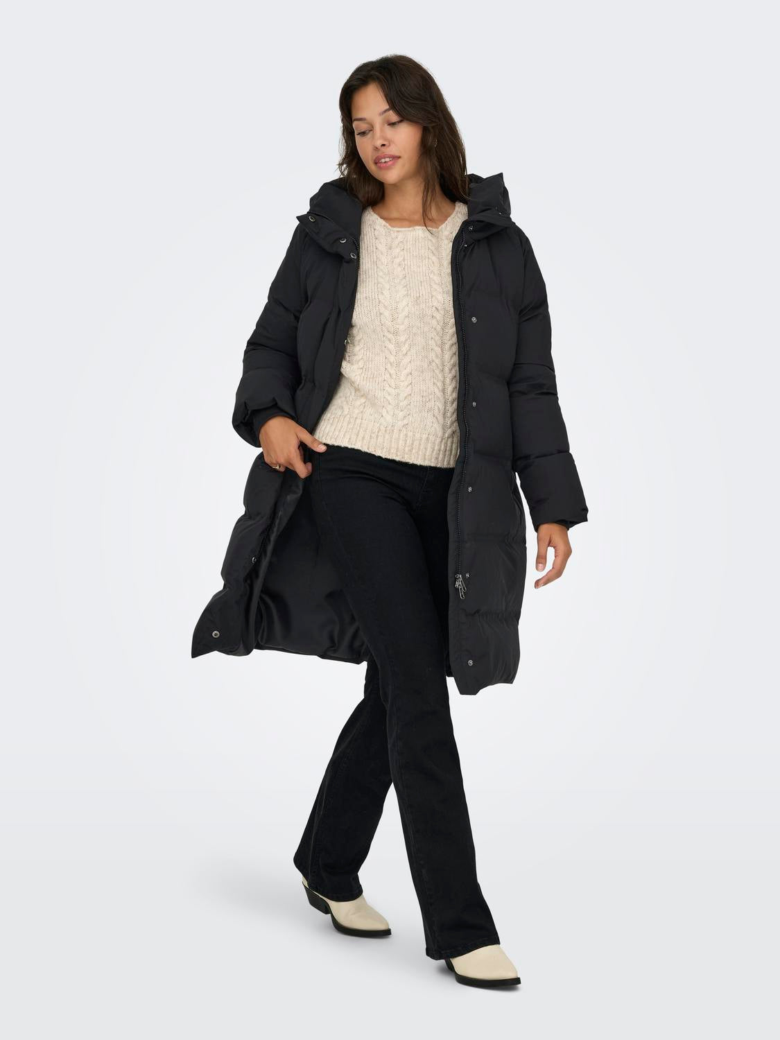 model_shot-front_full